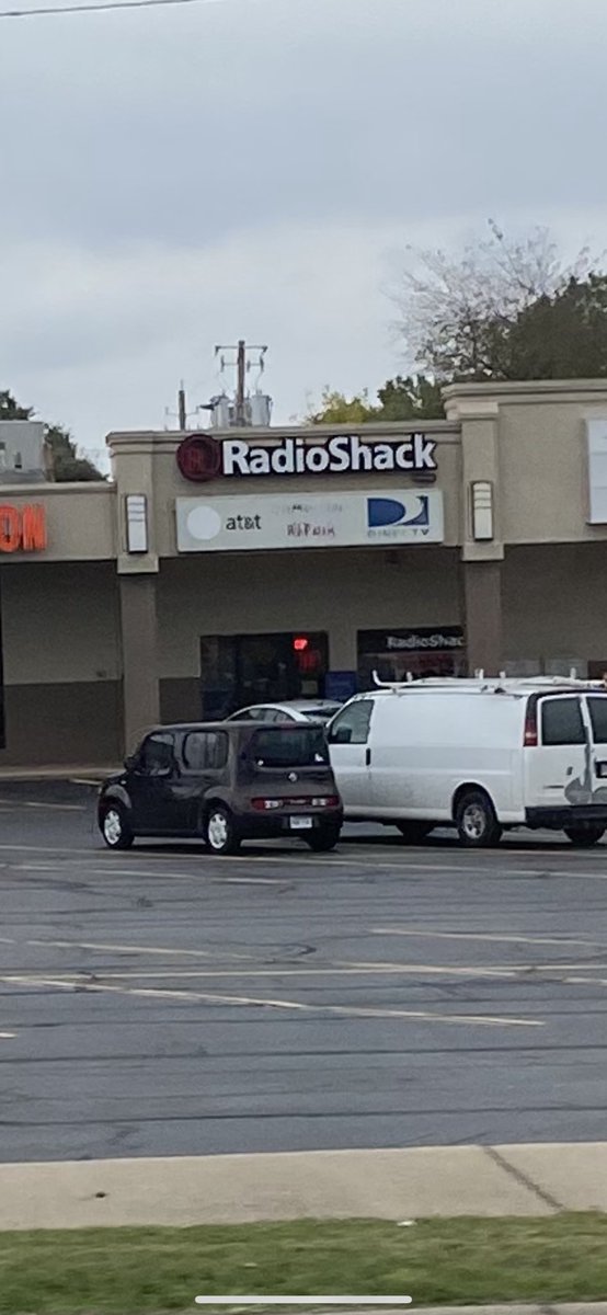 FuzzyOptimus's tweet photo. A found a #radioshack in the wild! I was tempted to trap it to keep it safe,  but it’d be happier running free. https://t.co/upQBSjdzLn