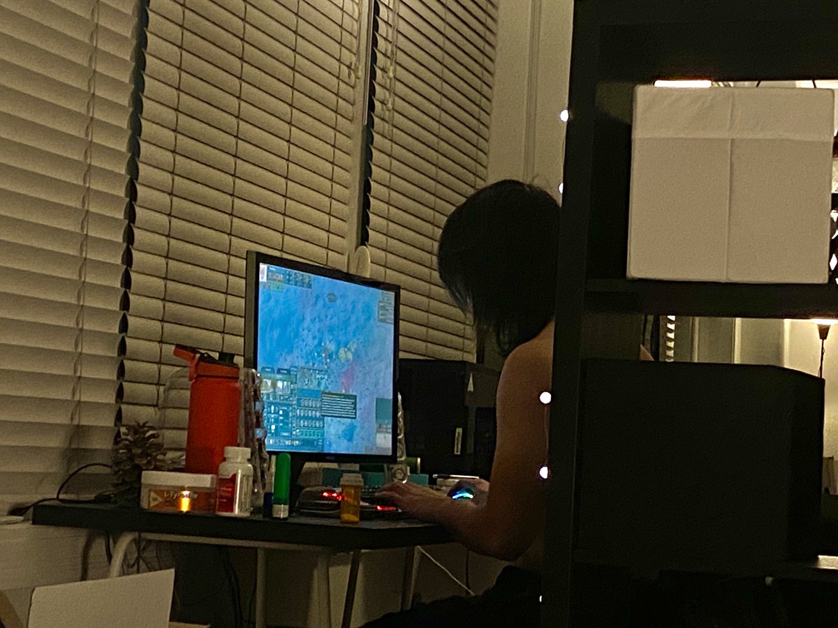 owomuwu's tweet photo. they just finished dicking me down and  immediately went back to playing EU4 after.. https://t.co/UT0SL4ZkP0