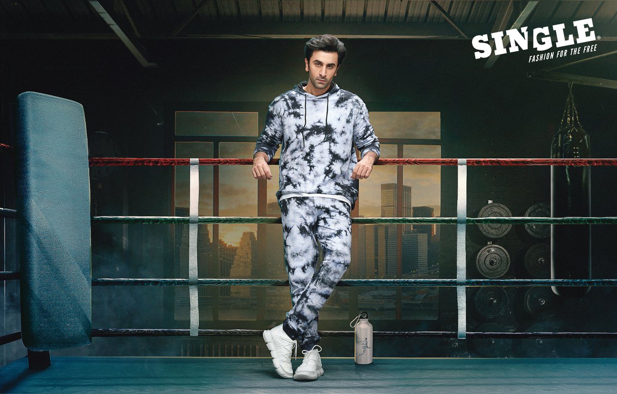 StyledBySingle's tweet photo. Itβs a Monday! Time to fight the good fight.
Get in the ring in Tie Dye Co-ords. Stay stylish in the fresh Ranbir Kapoor X Single Drop!
#StyledBySingle #RanbirKapoor #MondayMood https://t.co/QFPINbqZWZ