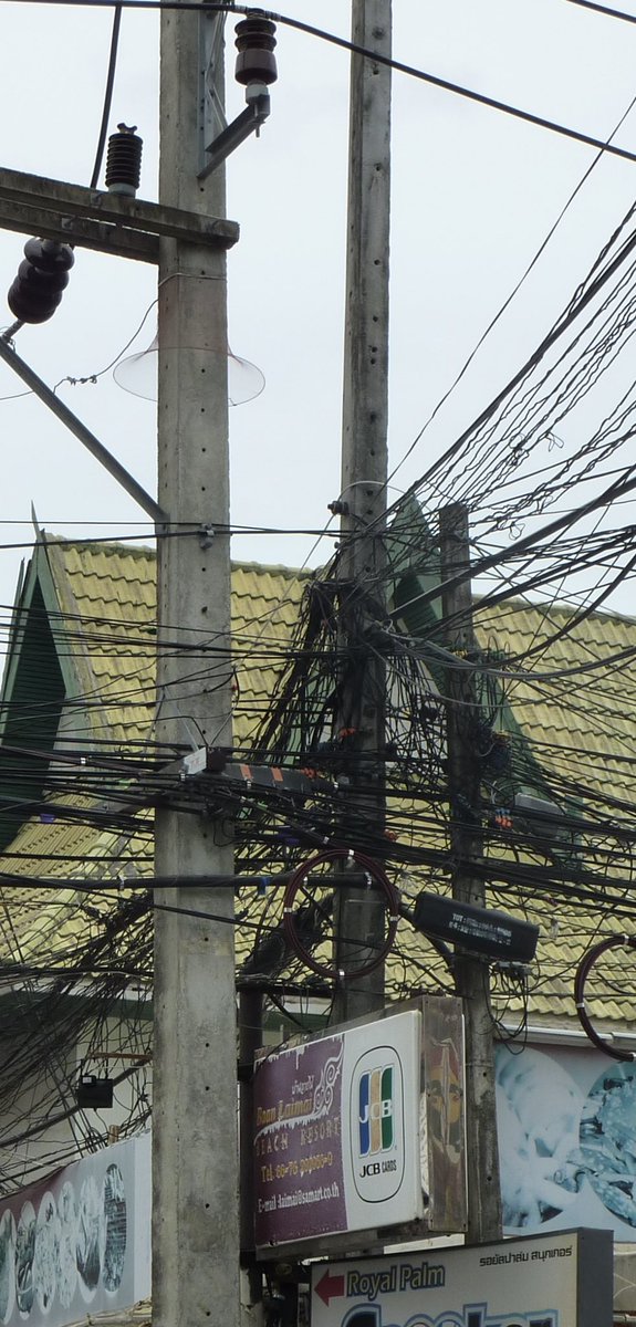 michelleneill76's tweet photo. @russellcrowe Glad to see they’ve finally fixed the electricity wires since I been https://t.co/0i1jmH10EF