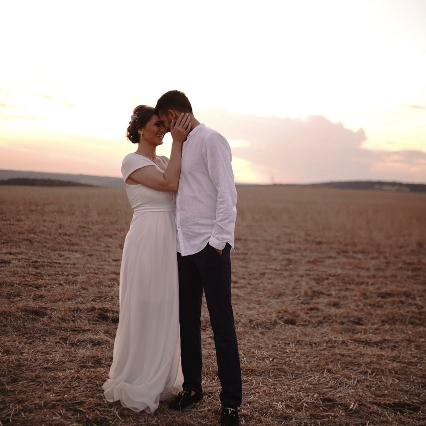 Sen bana rastlamış en güzel kalpsin, insan ister istemez sarsılıyor. Başıma pek güzel şey gelmez, benim istisnam sen oldun❤️