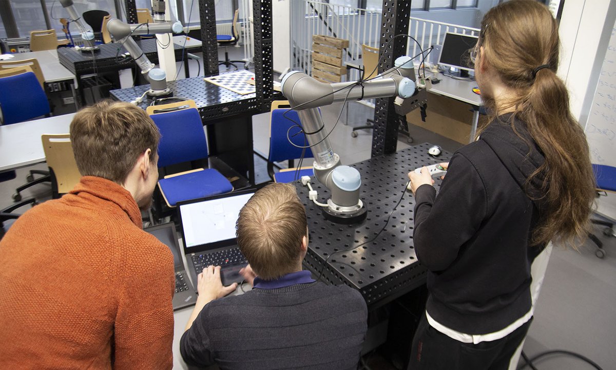 techsavvymedia_'s tweet photo. Startuppet QuasiOS vil slå Microsoft: Bygger et nyt og sikrere styresystem for robotter

👉 https://t.co/qg4nULY7Ap 👈

#dkstartup #dktech #syddanskuniversitet #quasios @DTS2021 https://t.co/x0NMFLl2wQ