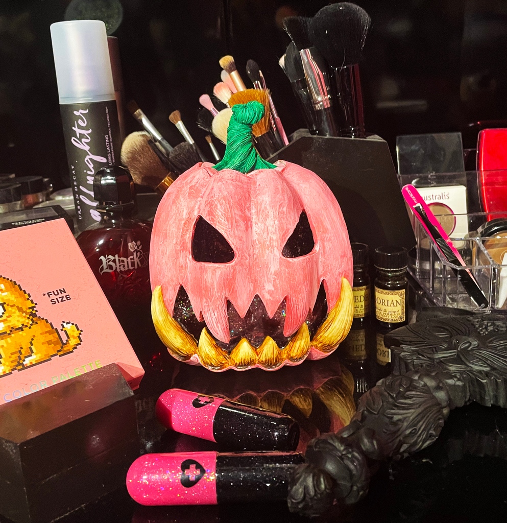 TentacleSpine's tweet photo. Spooky in Pink! I love the old school glitter goth aesthetic of black and pink if you can't tell by my makeup table
.
Jack O'Lantern's available in our shop https://t.co/Z8Tv4bnF6D https://t.co/CvEMyuYFLG