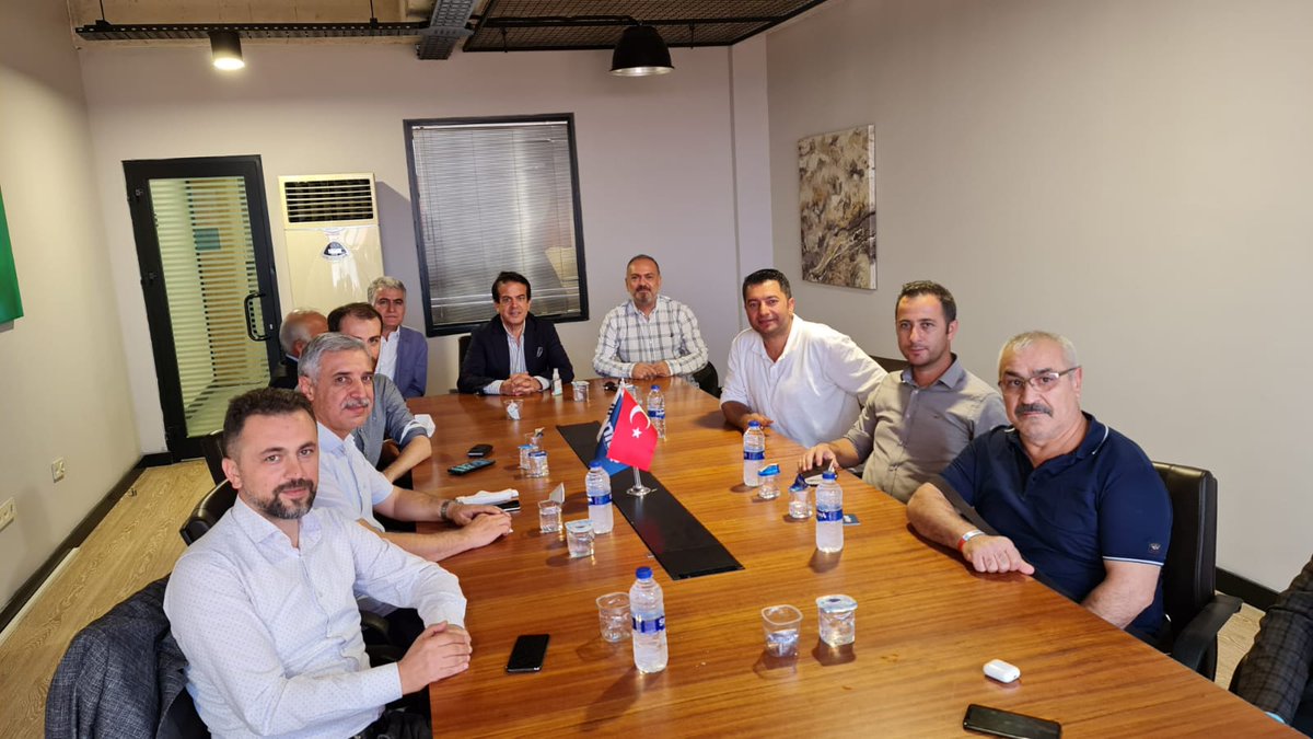 Antalya Ticaret Borsası v Batı Akdeniz Yaş Sebze Meyve İhracatçılar Birliği ile ürünlerin pazarlanması v alternatif üretim modelleri üzerine görüşmeler gerçekleştirdik.
Ülkemizin üretiminde ki gücünü ihracata yansıtan ve sahada büyük roller üstlenen ekiple bir arada olmak güzeldi
