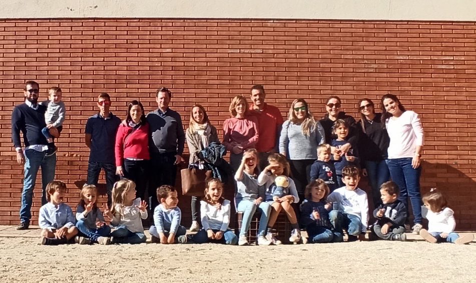 MontclarMestral's tweet photo. Les famílies de P3 es van trobar aquest cap de setmana per poder gaudir una estona plegats i així donar la benvinguda a les famílies noves de l'escola
#escoladefamilies #tradicions https://t.co/pziRAYhoWh