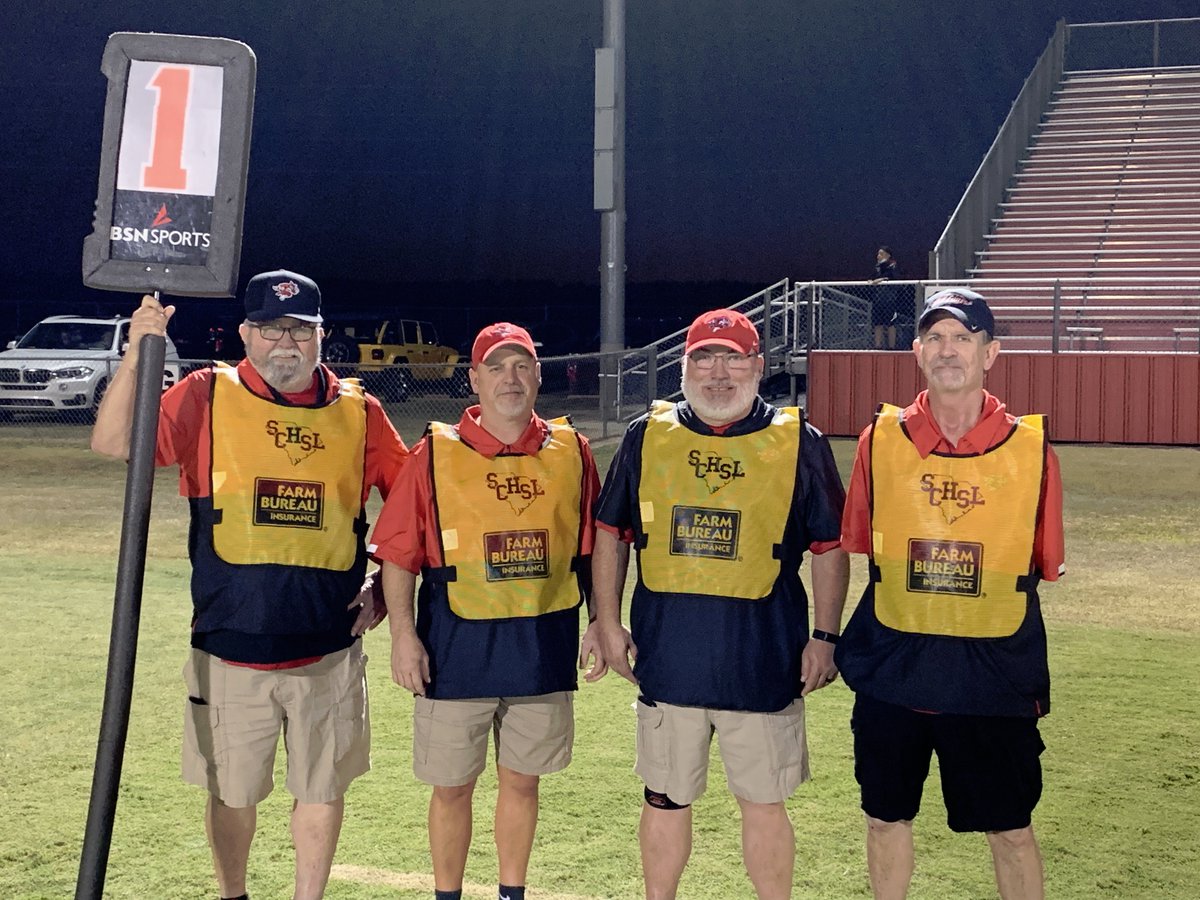 SCHSL's tweet image. Congrats to @scfbins Chain Crew of the Week @HHS_Red_Foxes  Members are David Sessoms, David King, John Hestor, Jeff Jones &amp;amp; Wayne Garner. #MoveThoseChains #Goldsealofapproval