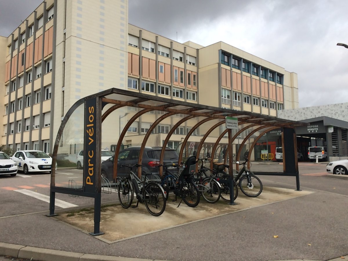 fluograndest's tweet photo. [#PDME] Tout seul on va plus vite, ensemble on va plus loin ! Dans le Technopôle Nancy-Brabois, la mobilité se réfléchit à plusieurs via un Plan de Déplacement Inter-Entreprises 💡 

➡️ Toute l'interview de @icl_lorraine à @VilledeNancy : https://t.co/5ihq4dGaCv https://t.co/Kza550TDSD