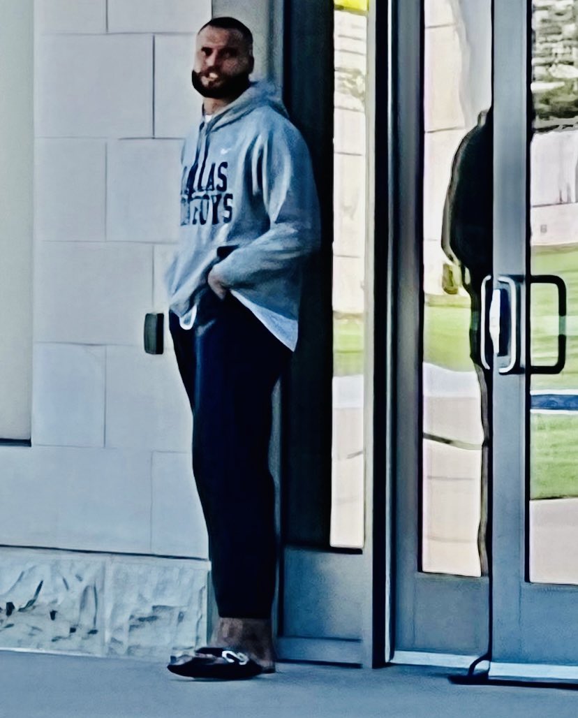 fishsports's tweet photo. DAK SIGHTING - #Cowboys QB pops his head out of The Star to cheer on a staffer’s workout. Note - NO BOOT. pic via @GehlkenNFL https://t.co/5qt32wsnlr