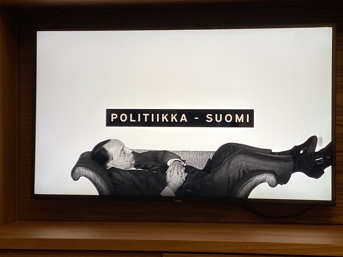 #politiikkasuomi on televisiota, johon pystyy vain <a href="/Yleisradio/">Yleisradio</a>. Jo 10 minuutin jälkeen koukussa. Upeaa kuvausta ja arkistotyötä. Toimittajat saaneet ihmiset puhumaan asioista, joista he harvoin puhuvat. Empaattinen ja samalla kriittinen ote.