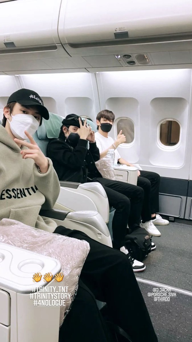 sivk_'s tweet image. สรุปไปเกาหลีจริง ดีใจที่ทนต.ได้ไปเที่ยวอะ มีงานออนไลน์10งาน น้องบ่นอยากไปเกาหลีแล้ว100งาน ฮือออ เติมพลังให้สนุกนะ 🥺👐🏻