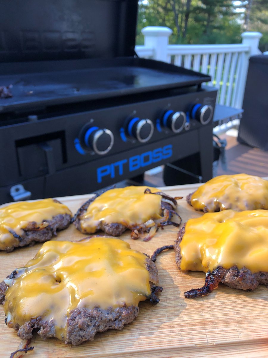 PitBossGrills's tweet photo. The Ultimate Griddle π€ Smash Burgers
Getting the week started off right with @wicked.bbq and the ultimate griddle.
What would you cook on your Ultimate Griddle??
.
.
.
#PitBossGrills #UltimateGriddle #Griddle #SmashBurgers #PitBossNation https://t.co/pEESlEtz5B
