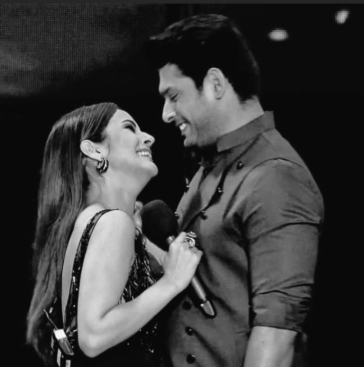 KyyaKarunMain's tweet photo. She was blah-blah-blah and he was hmm, hmm, hmm. 

She was a drama queen and he never got tired of her.

She used to say "I don't look beautiful" and he always made her feel beautiful.

She knew he won't hurt her and he never did.❤️✨
#SidNaaz #ShehnaazGill #SidharthShukla https://t.co/WxWQPcdDzI