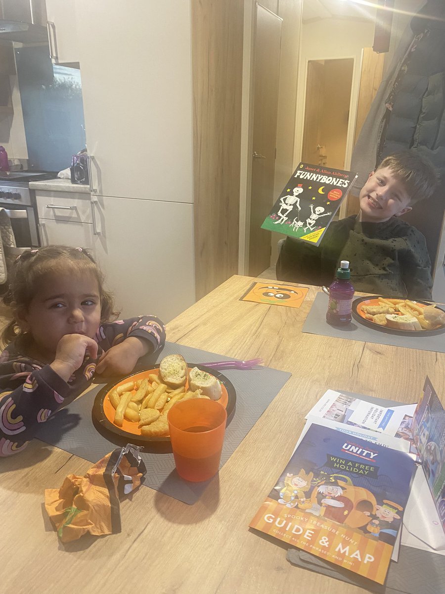 walsh20131's tweet photo. Joey enjoying Funnybones by Janet and Allan Ahlberg on holiday @StBernsPrimary #readingforpleasure https://t.co/lViNhRfYrs
