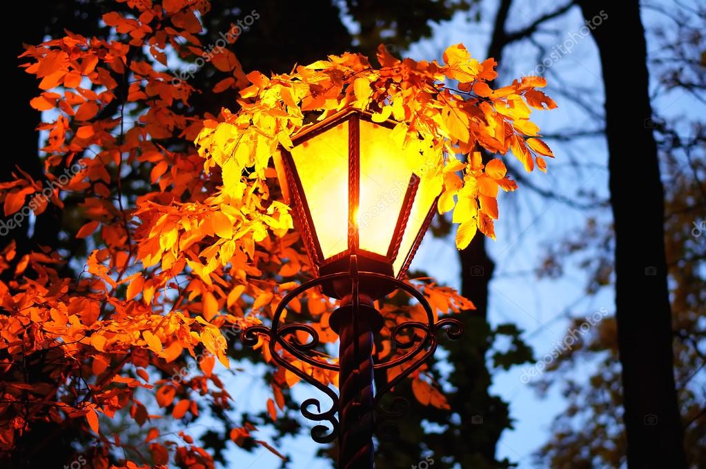 Посмотри какой листочек как фонарик. Волшебные фонари 3 класс. Волшебные фонари изо. Фонари ночью. Танец с фонариками ноты.