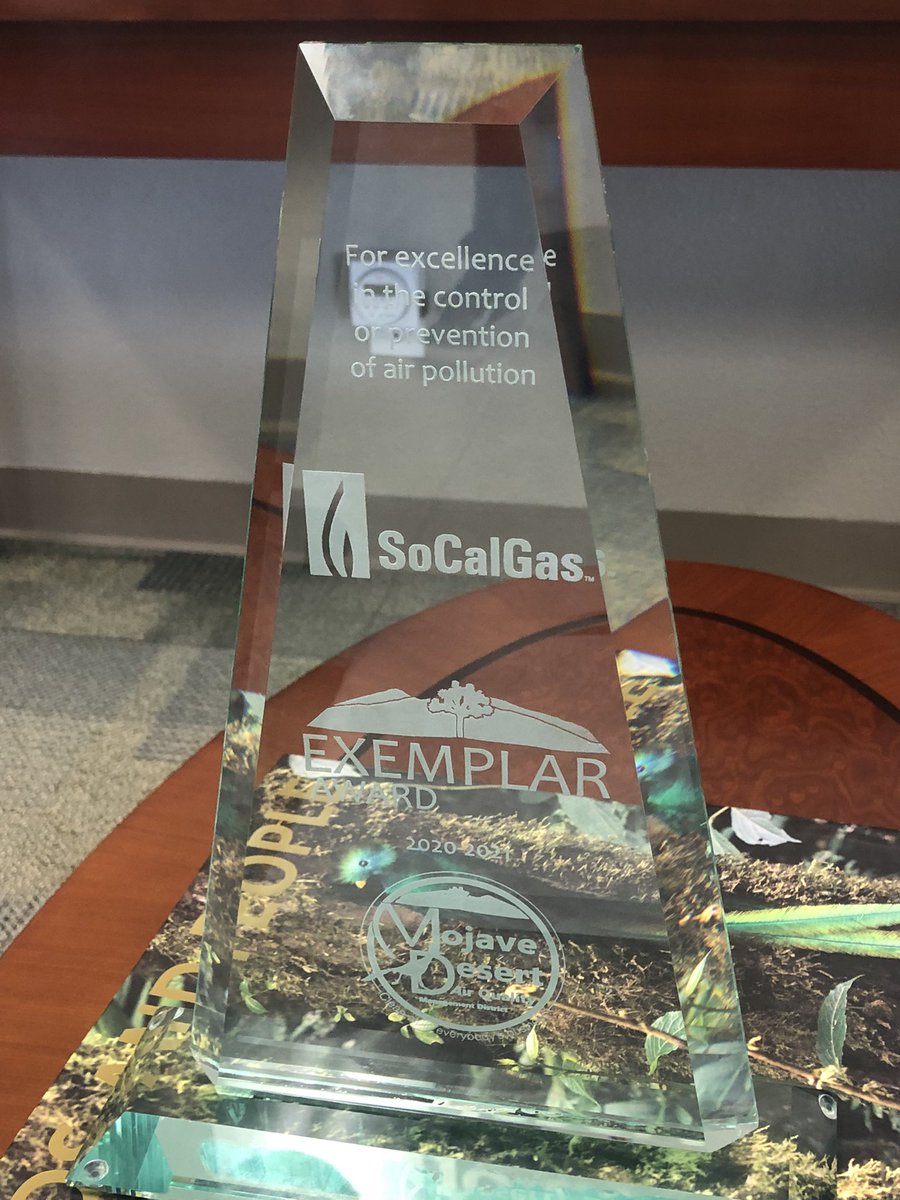 kscott_SoCalGas's tweet photo. Look how our week is starting out. @socalgas is proud to receive the @MDAQMD prestigious “Exemplar” award. Thank you for this honor! https://t.co/RoYGDfDnCI