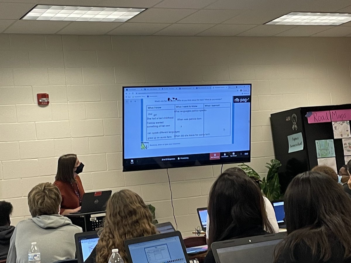 gjrobinson's tweet photo. Mrs. Bigelow’s English Ss as they read #BornACrime. Ss engaged w/a @PearDeck #KWLChart answering 5 things they know about character Patricia &amp; 1 ? they have. Reading the 2nd half of Ch 5 they used @OneNoteEDU draw tools to highlight &amp; annotate! #OnslowDLT #OCSEngage @MonarchsNHS https://t.co/NJOsA8J6GW
