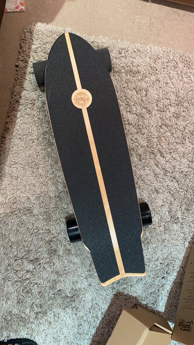 loulouG02's tweet photo. Sweet! #skateboard #electricskateboard #teamgee https://t.co/pjcFEvePkZ