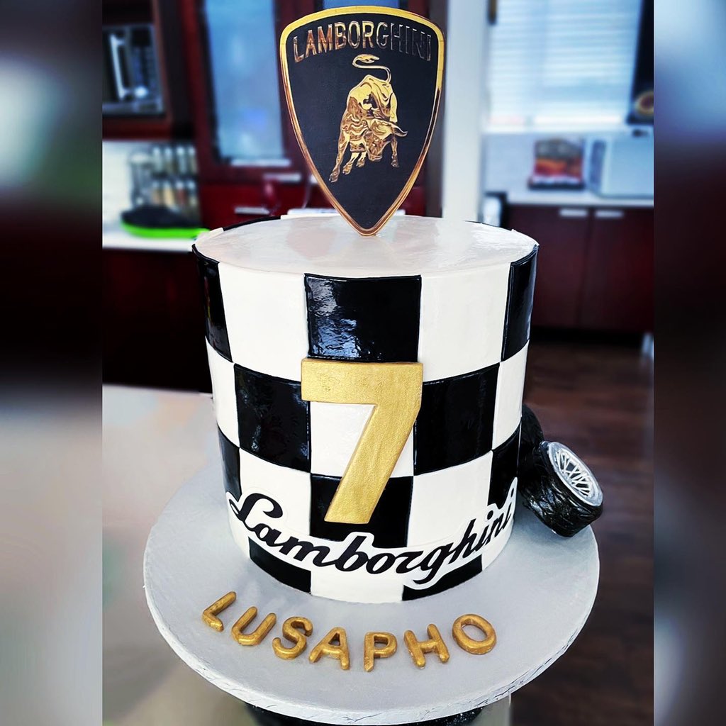 CakeThing's tweet photo. “Limits exist only in the mind”.

#thecakething #checkeredcake #blackwhitecake #lamborghinicake #gold #gumpastetyres #racecake #noveltycake

https://t.co/wvl1JF22Kc https://t.co/W5LQ4hUAJf