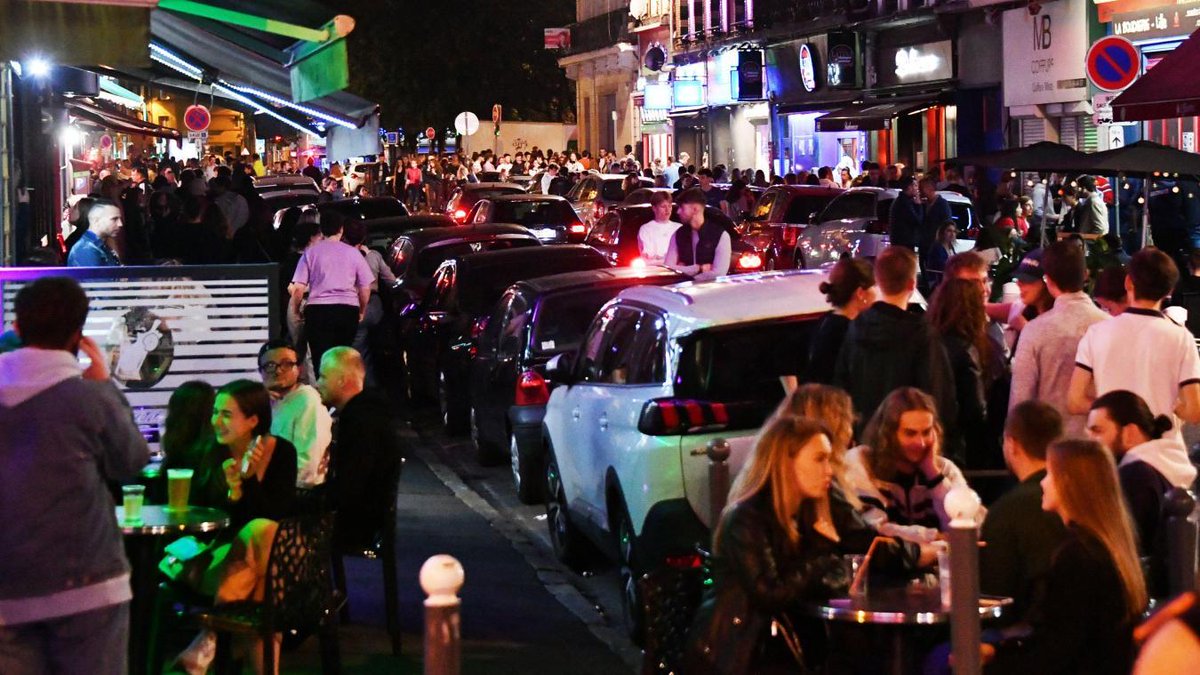 VDNLille's tweet photo. À Masséna-Solférino, quatre établissements fermés, dix reclassés en bars #Lille  https://t.co/zeRi9yHvOZ https://t.co/XarSfMkV5o