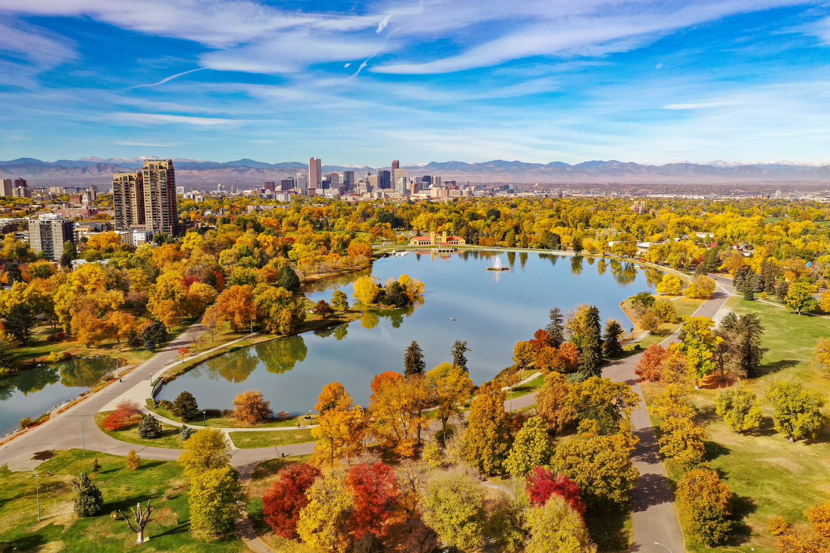 EricEnglish777's tweet photo. ❤️🧡💛Denver in the fall💛🧡❤️ https://t.co/1vAJEW8gs4