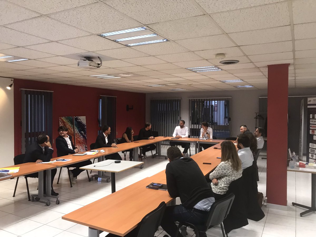 Medef34's tweet photo. Réunion de présentation du @comex40medef du @Medef34 (Pt @jmOluski) : une quinzaine d’entrepreneuses et d’entrepreneurs réunis par @arthur_dupuy ▶️ @medef @MedefOccitanie https://t.co/MxH3zGmUqn