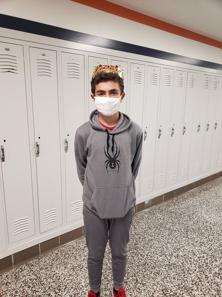 8bBmms's tweet photo. Congrats to Johnny for being 8B's Dreambox King of the Week!! 36 total lessons completed 🤴#bmmstitans #dreambox #8bbelievers https://t.co/T7XdsrWUKD