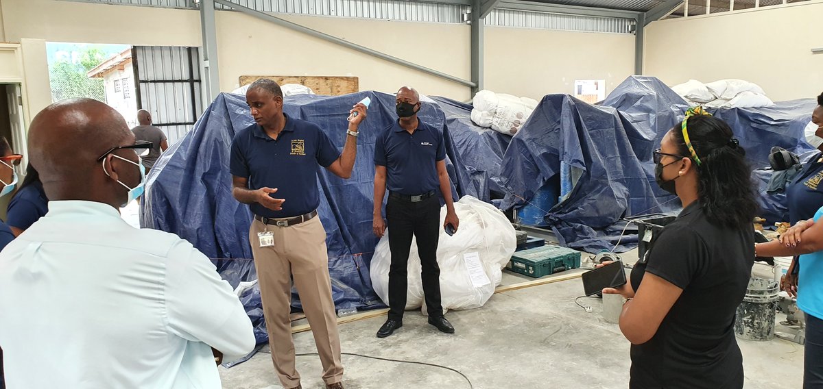 news_lucia's tweet photo. Invest Saint Lucia Retrofits and Sponsors Warehouse Space for St. Jude Hospital New Oxygen Facility https://t.co/ulq283I8pP https://t.co/9mO5V3q5nb