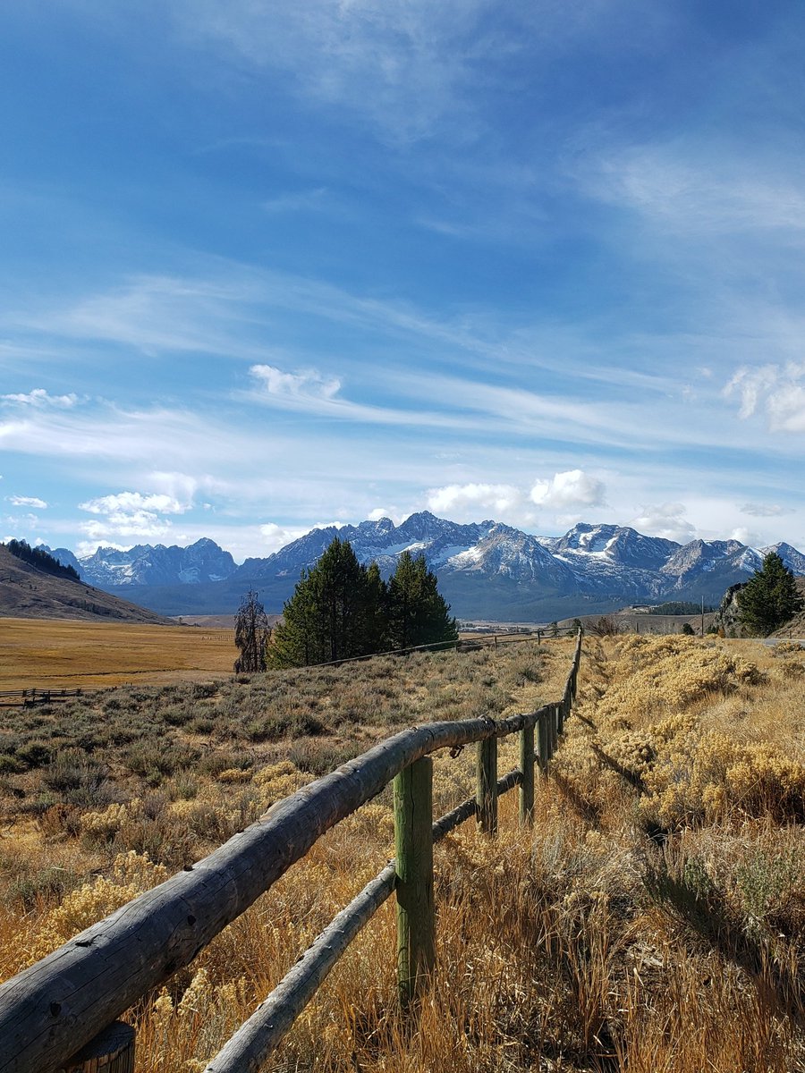 GaryCWilliams7's tweet photo. Getting ready to leave Idaho after time well spent with the folks and family. Going to be tough leaving this behind. #PrivateIdaho #MountainViews https://t.co/AWigRs6MFi