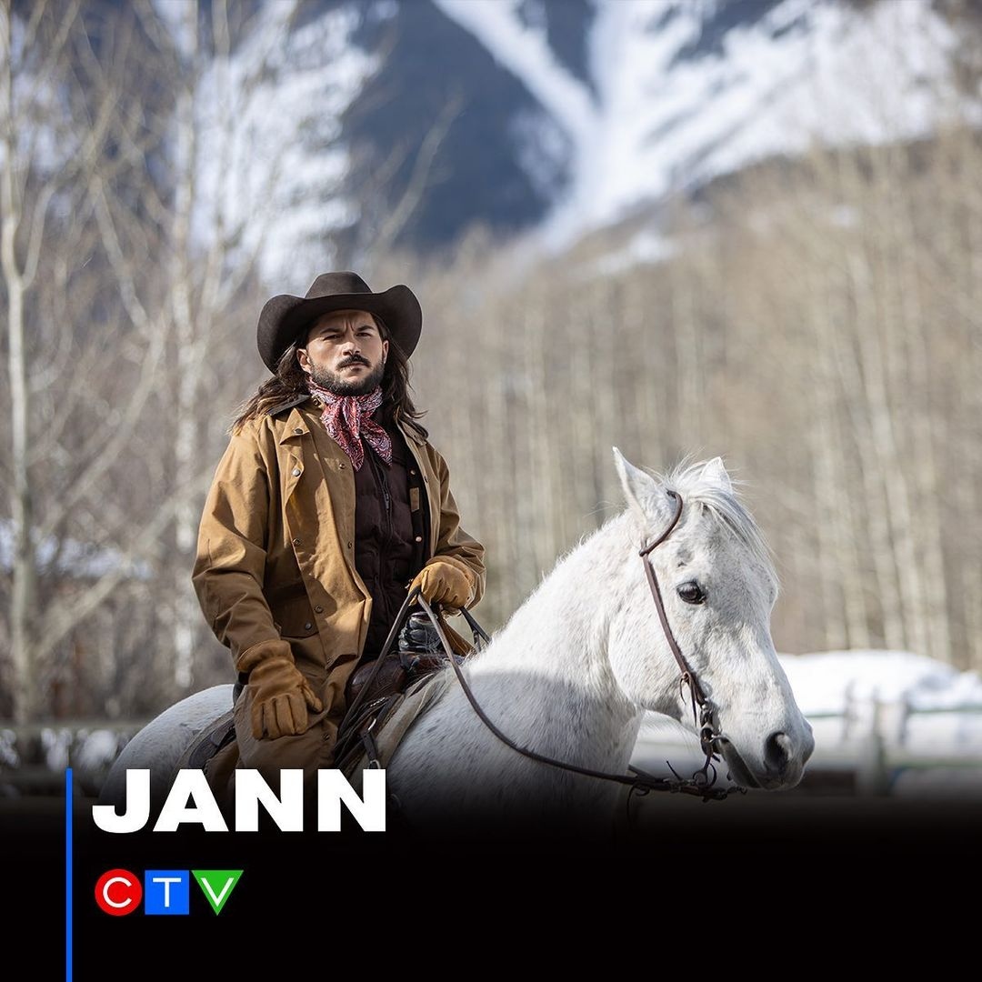 LightOrgan's tweet photo. Our very own @CharlieKerr23 is back on your screens tonight 🤠 Tune into @janncreators on @ctv to catch the action.
Oh and side note, who else thinks Charlie should open all @hotelmiramusic shows on horseback from now on? 👀
#HotelMira #CharlieKerr #JANNONCTV #LightOrganRecords https://t.co/1c02GqTm05