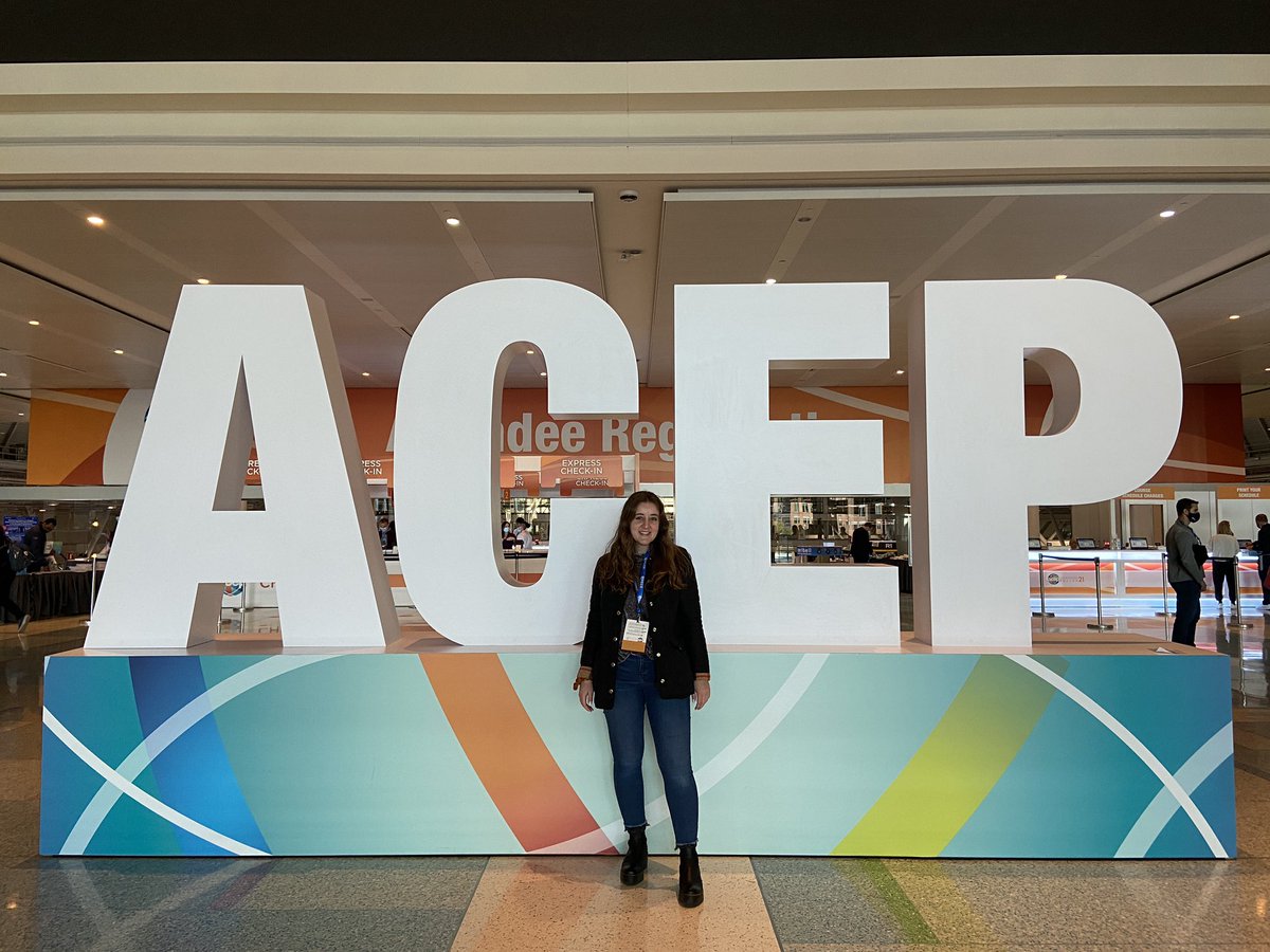 farah_mechref's tweet photo. Grateful to be here helping out as a medical student volunteer and learning from the best in the field at #ACEP21 #ACEP2021 https://t.co/ZuBSBAtSkQ