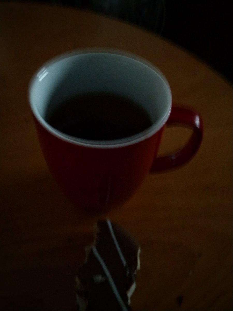 Hoy riquiiiiisimo de <a href="/CafeTeShop/">KfTeShop</a> TÉ NEGRO DULCE NAVIDEÑO. 
Té negro, almendras picadas, gránulos de praliné y aroma de miel y almendra. La verdad exquisito y un olor uhhmmm riquísimos. Cada vez más voy probando sabores más exquisitos. Oleisss??? YO SÍ 😀😀😀 GRACIAS <a href="/CafeTeShop/">KfTeShop</a>