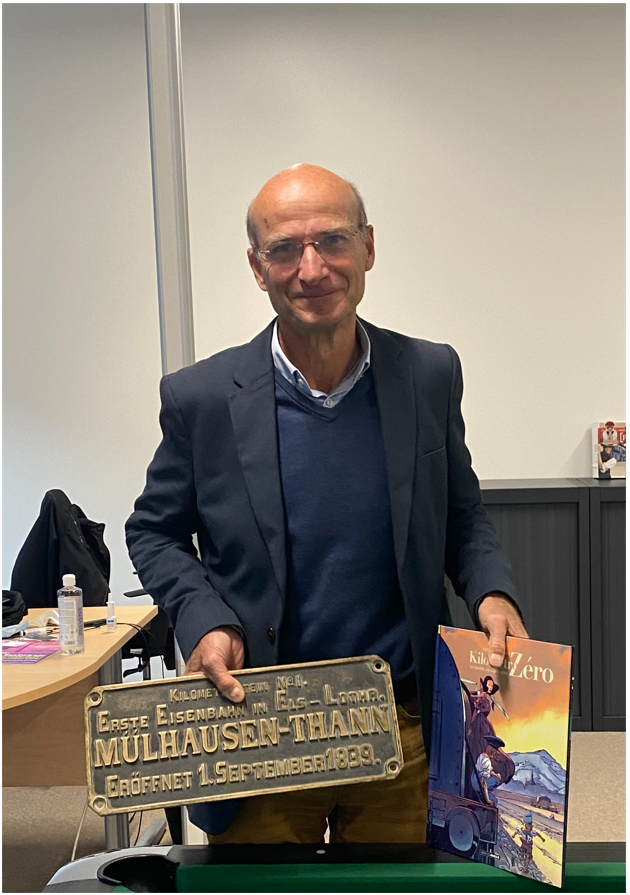 KM0_info's tweet photo. Une rencontre remplie d’histoires🔥 !

Nous avons le plaisir d’avoir eu la visite de Jean-David Koechlin, arrière-petit-neveu d’André #Koechlin, fondateur de la #SACM🚂et arrière-petit-fils de Maurice Koechlin l'ingénieur qui imagina la tour Eiffel.

#Innovation #Industrie https://t.co/XhWVqbDqA2