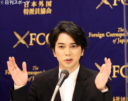 1000RT：【10カ月ぶり】松本潤、嵐活動休止後初の公の場に登場
news.livedoor.com/article/detail…

嵐の松本潤が25日、嵐初のライブ映画の記者会見に出席。昨年末のグループ活動休止後、初めて公の場に登場し、英語交えて映画をアピールした。