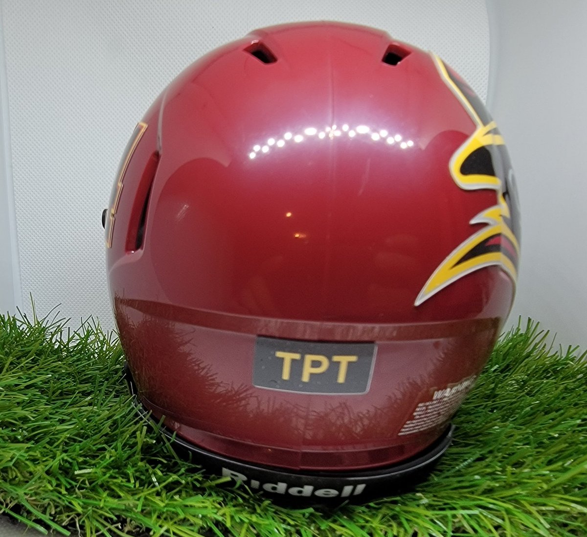 sodakcustoms's tweet photo. Thank you @JParker_1979 who contacted me to make a helmet for his son.  It was my honor to make another @RoughFootball mini for @johnparker_14  Good luck in the playoffs. #sdpreps #southdakotafootball #siouxfalls #tpt #custommini https://t.co/h0wcjNa4Rd