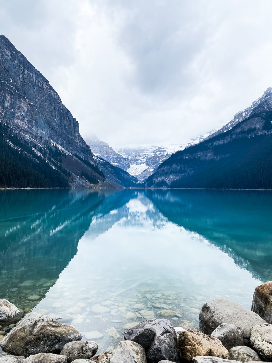 Sometimes, you just need a break 🏔 
#lakelouise