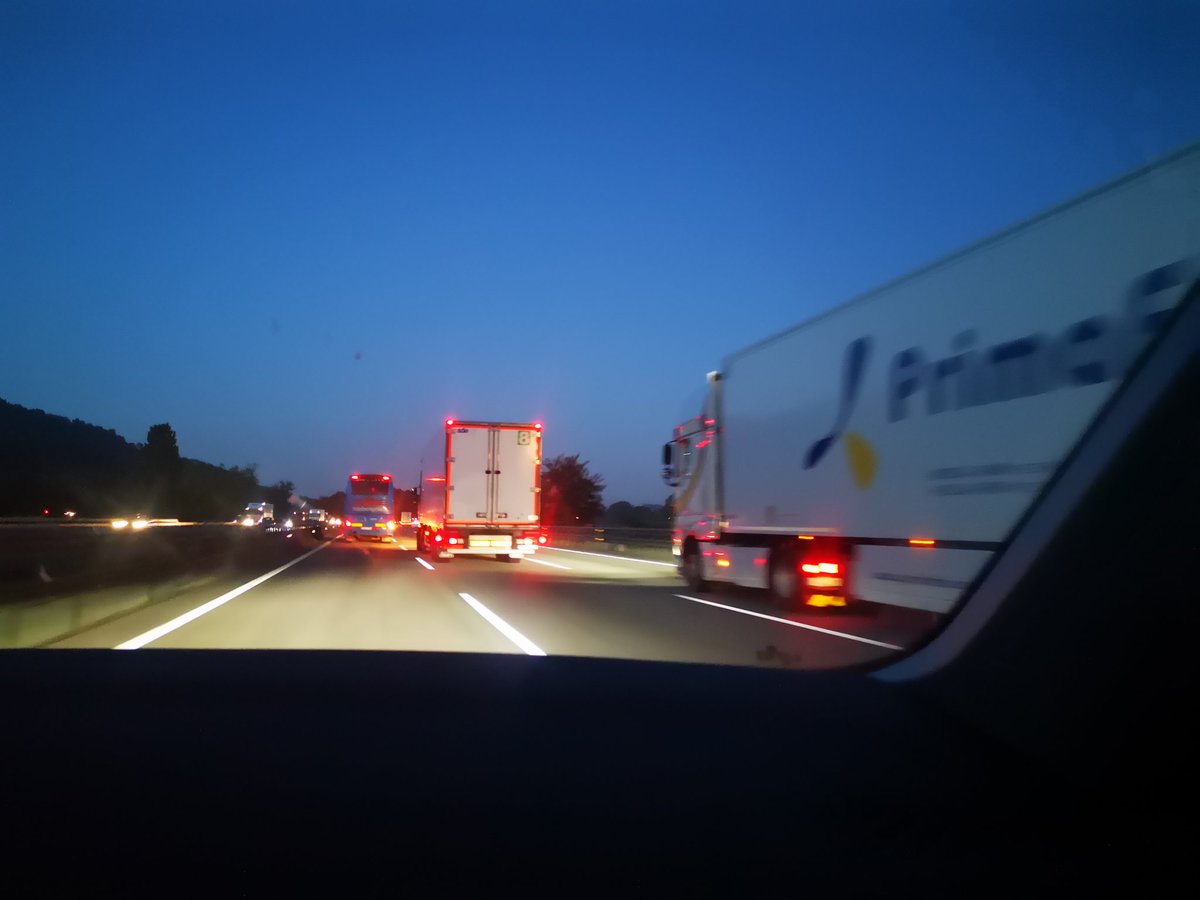 carric12's tweet photo. Avui a l'AP-7 direcció Bcn.
Son licits aquests avançaments?... Des de l'aixecament dels peatges aixó sembla ser normal... Al final prendrem mal tots.. #DGT #mossostransit https://t.co/DL9LuQLx7M