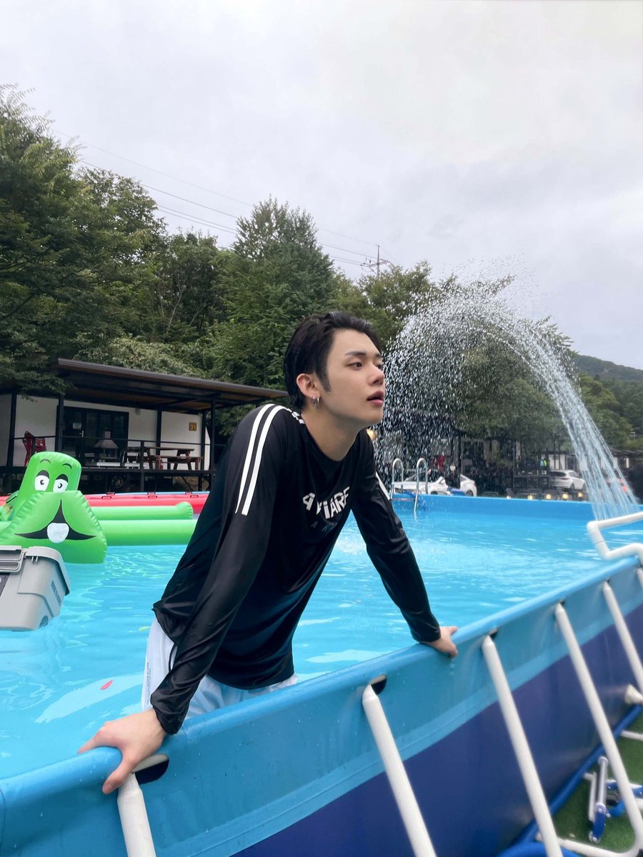i2rocky's tweet photo. ??!?!?!?!?!?!!?!!!!?????!!!! https://t.co/ncDbhuaBGr