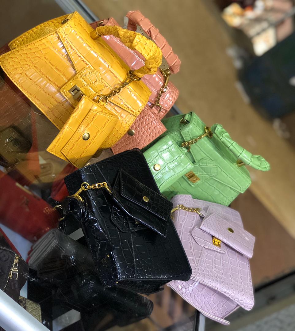 WhereIsKamali's tweet photo. Please support my hustle😔. https://t.co/M8NQdJdnIT