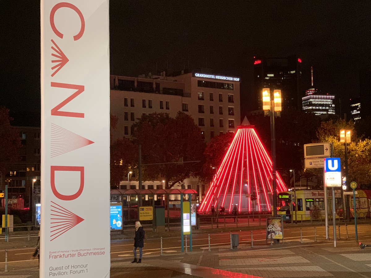 sjtcanada's tweet photo. And around the city of Frankfurt, Canada 🇨🇦 could be found in public spaces. Interactive installations + virtual programming showcased Canadian creativity and innovation! #CoolCanada https://t.co/9w9edYuqhM