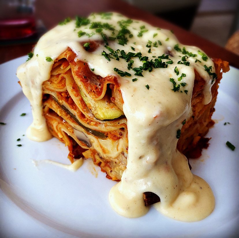 mustbejp's tweet image. My excuse for inhaling this for lunch is #worldpastaday 

We are still on the #meatfree train… and thus veggie lasagna does not disappoint! If you’d like the recipe (which is really easy!) leave me a comment and I’ll post! 
#meatfreemonday #worldpastaday #veggielasagna