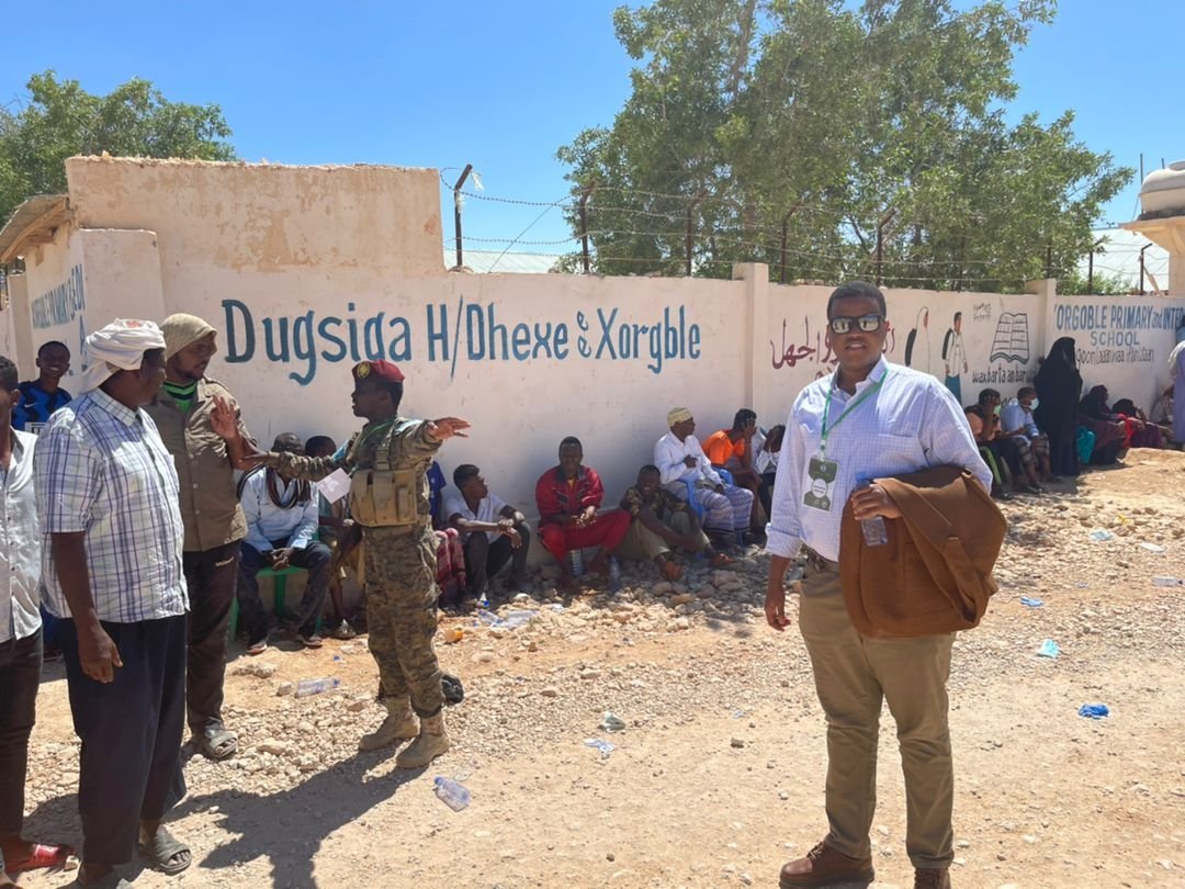 AAHGobdoon's tweet photo. Earlier today as Local Observer, I visited polling stations in Qardho, Puntland, where voters were electing their local district council. It's the first 1P1V election after 53 years in south of Somalia. Delighted to see various women voters &amp; election workers.
#PLGE #Somalia https://t.co/NIPaKQsKo0