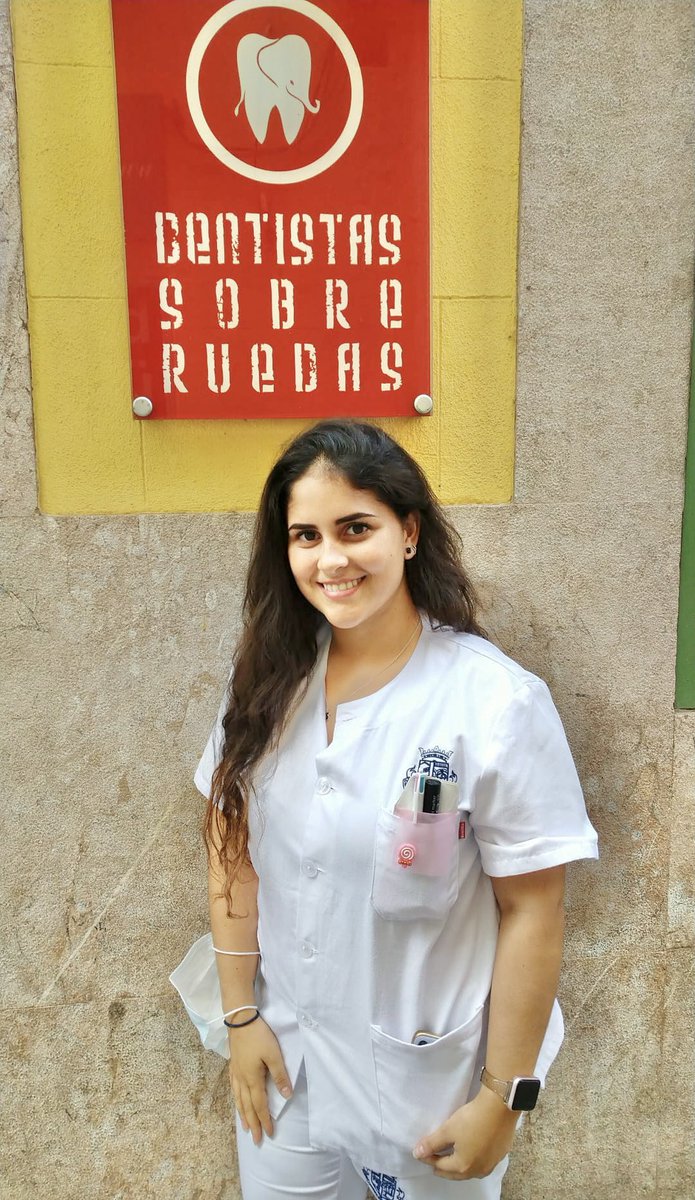 DSR_Balears's tweet photo. ¡Acogemos 2️⃣ nuevas estudiantes en prácticas en la Clínica Dental Solidaria Coloma Vidal🙌🦷💪!

Ellas se forman para ser #Técnicas en #CuidadosAuxiliares de #Enfermería en el @ColeMontesion y estarán en nuestro centro palmesano hasta diciembre✨👌!

#TCAE #educaciónbucodental https://t.co/quyIBbW68o