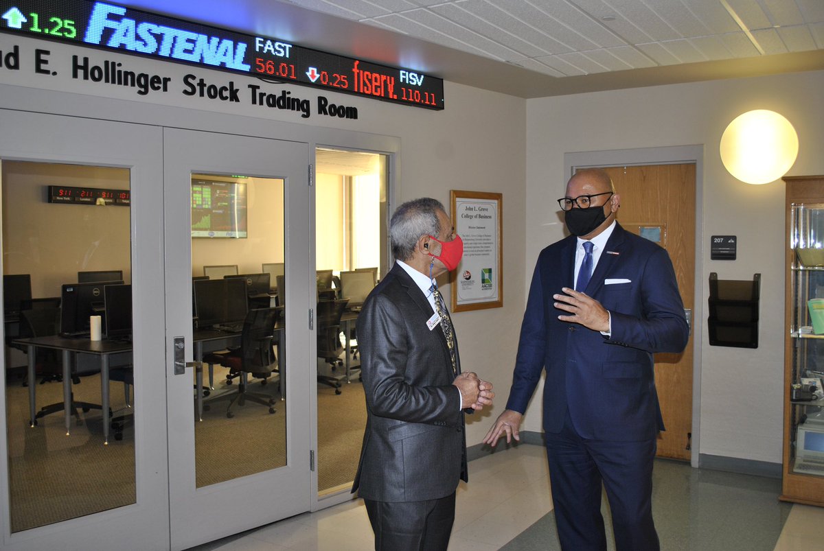 SHIPCoB's tweet photo. On Thursday October 21st  we hosted Pennsylvania’s 52nd Audior General Mr. Timothy Defoor as part of the Betta Gamma Sigma Speaker Series. He discussed financial literacy and potential job opportunities. Thank you to all who attended #ShipHappens https://t.co/UoF2TNHWOc