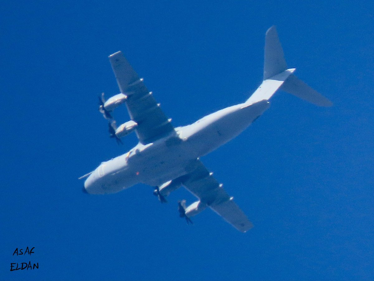 #RAF #airbus #A400m reg. #ZM412 as #flight RRR9941 at FL150 from #ovdaAB to #LCRA @RAFAkrotiri #blueflag21
#avgeek #planespotting #milair #britishairforce @RoyalAirForce @AirbusDefence