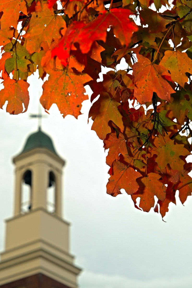 FarmerSchoolMU's tweet photo. Starting to look like autumn in Oxford and @miamiuniversity #FallforMiami #MiamiOH #Suchaplace https://t.co/K7D7qTCCGF
