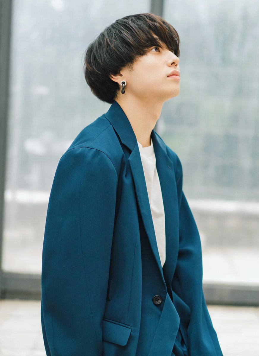 saucy dog 石原慎也さん この日の撮影はセットアップからスタートしま