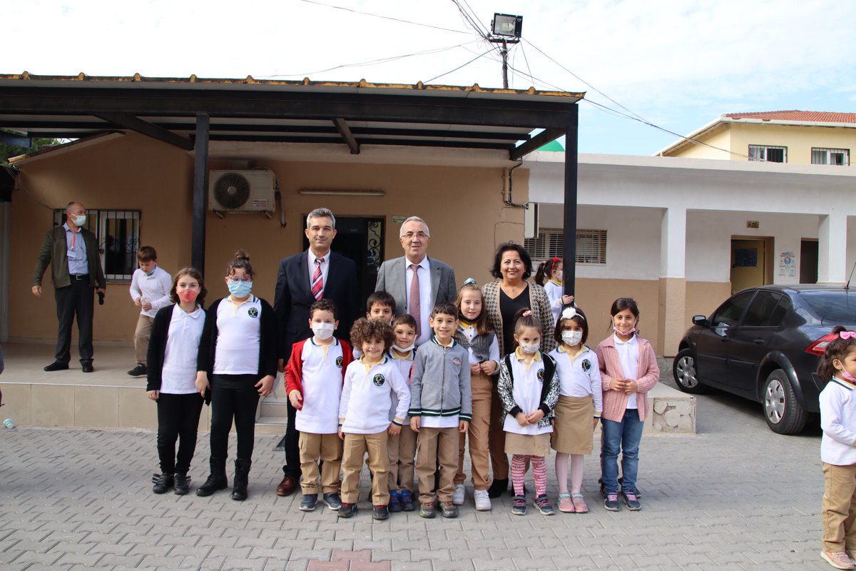 TC_Cigli's tweet photo. Kaymakam Adnan Çakıroğlu okul ziyaretleri kapsamında; İlçe Milli Eğitim Müdürü Mesut Uğurlu ile birlikte Balatçık İlkokulu, Selim Diniz İlkokulu ve Ortaokulu ile Tekel Ortaokulu’nu ziyaret etti. https://t.co/kjHTRp0SA7