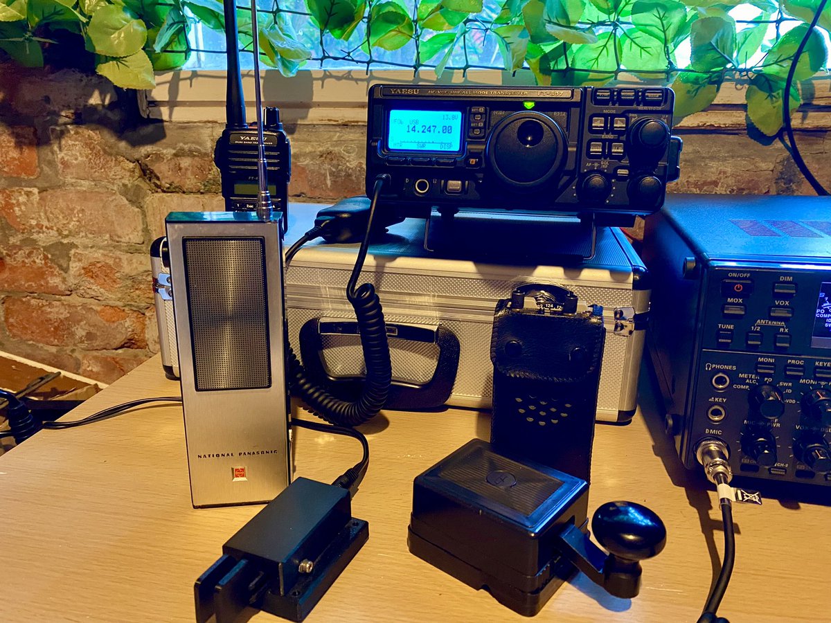 Getting sentimental with some classics today… ‘Can’t beat the vintage look’ National Panasonic, 1956 ‘ walkie talkie’ still works on 27Mhz, 400mw… 👍🏻📡 #HamRadio #AvGeek #VintageRadio #QRP