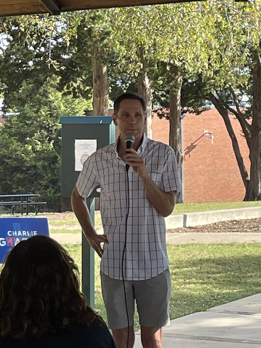bhasenbauer's tweet photo. Great event with LH Blue! Excited to meet fellow #D10 residents and discuss their issues. 

The event was planned Precinct Chairs: Bill Crain, Joni Sefrick, Ilise Lipton, Jeanne Spreier, Shelley Sheridan, &amp; Scott Hadden. Pictured:
@GearingforTexas 

#ALLinD10 https://t.co/FLh6UF6GgQ