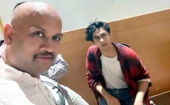 ndtv's tweet photo. #NewsAlert | #AryanKhan Case: "Will surrender in Lucknow shortly," Kiran Gosavi tells NDTV https://t.co/qdzV1JfrPZ